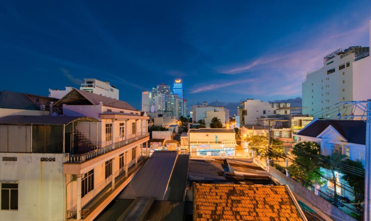 Megi Homestay Нячанг Екстер'єр фото