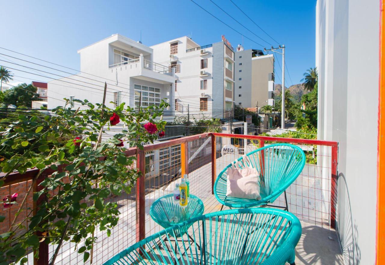 Megi Homestay Нячанг Екстер'єр фото
